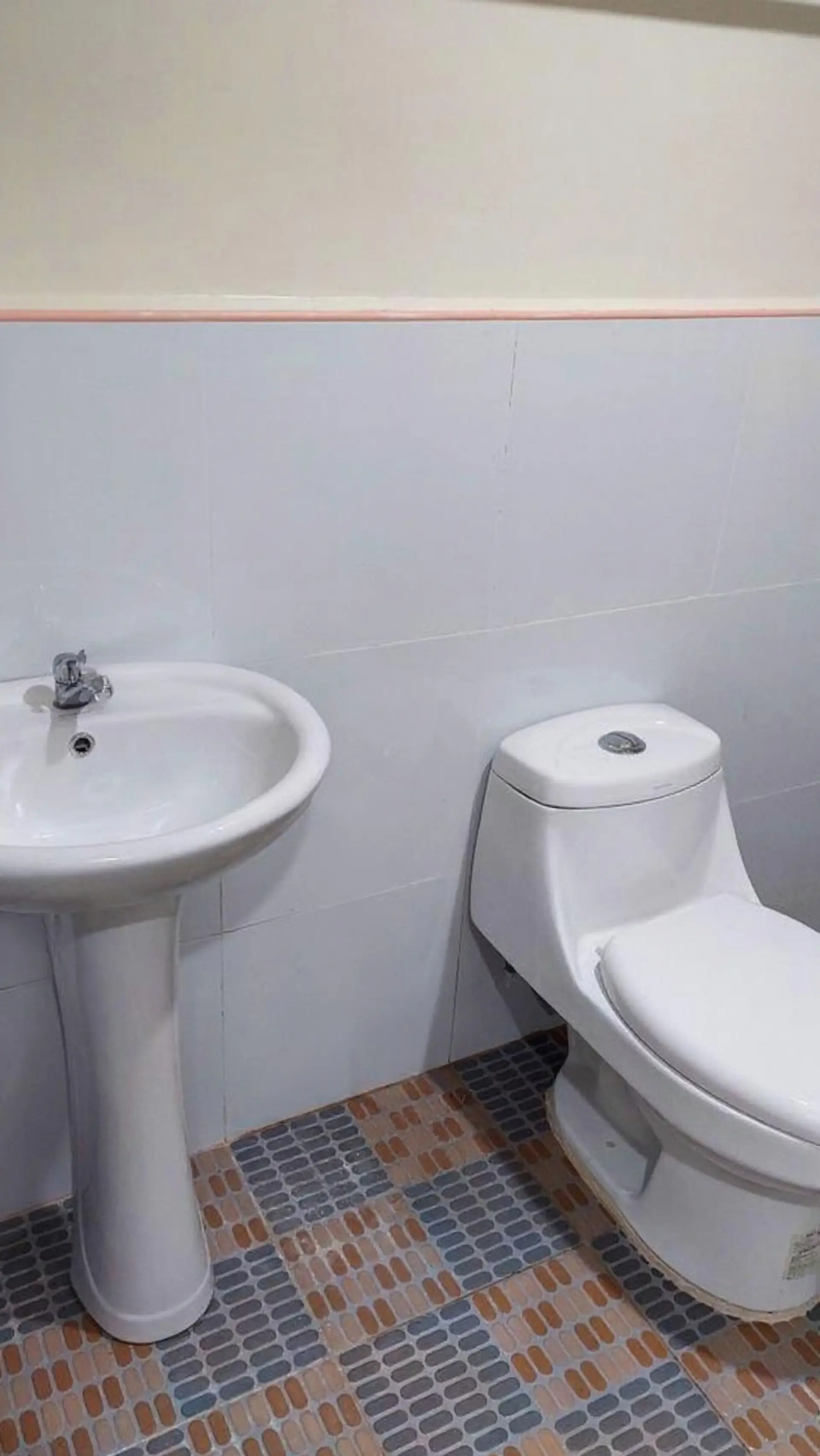 Cozy Double Room clean bathroom with bidet